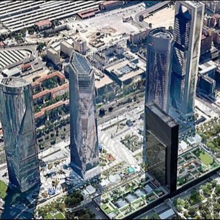 Hotel De Frente A 4 Torres, Habitacion Con Bano Madrid Exteriér fotografie